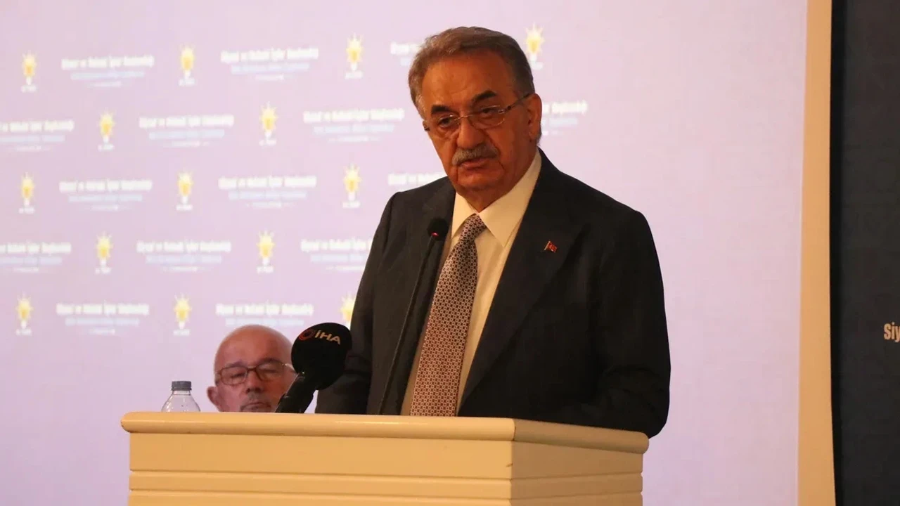 AK Partili Yazıcı'dan yeni anayasa için yol haritası! Referandum mesajı