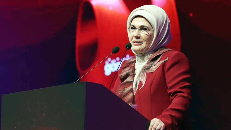 Emine Erdoğan, YKS'ye girecek öğrencilere başarılar diledi