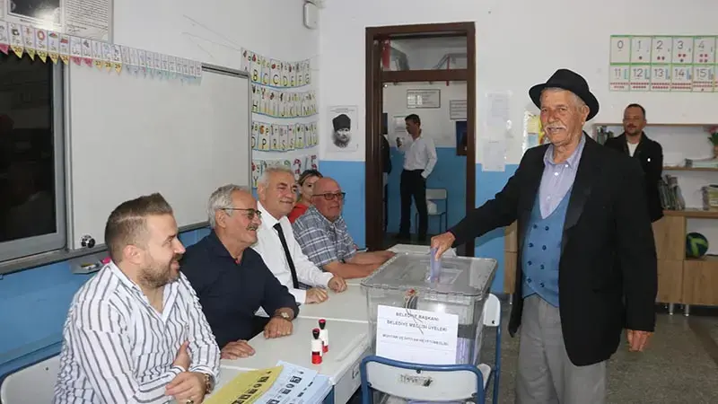 Nevşehir’in Mustafapaşa beldesinde oy kullanma işlemi başladı