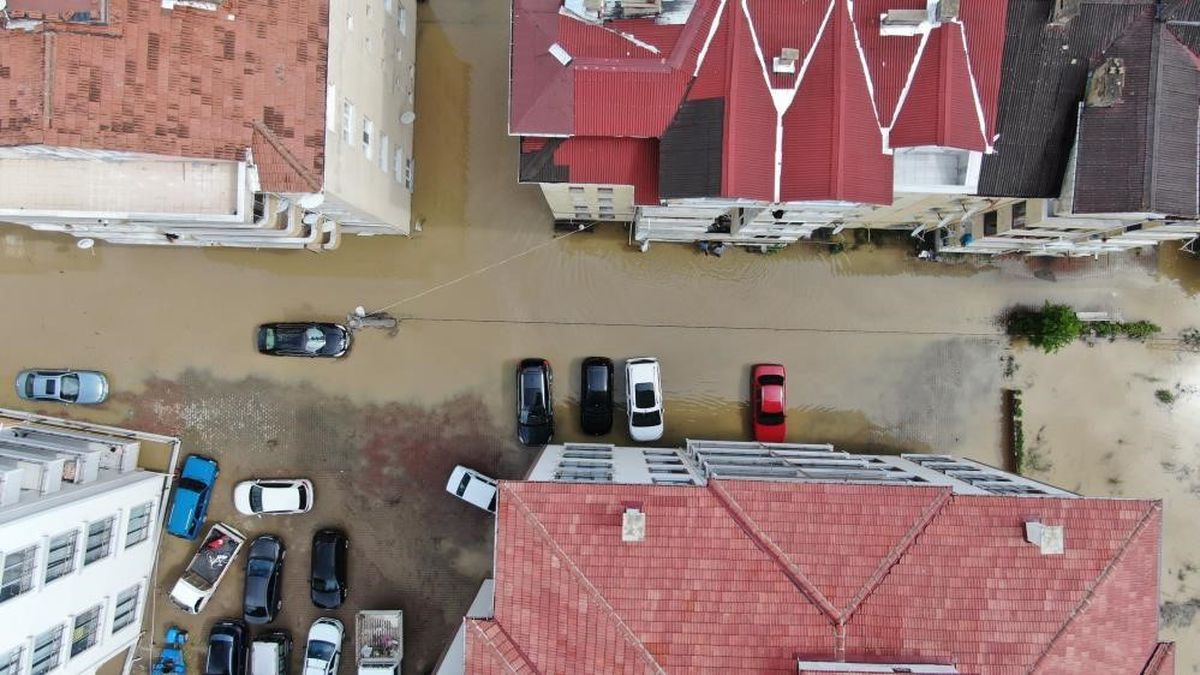 Kastamonu'da Sel Sonrası 16 İlden 838 Personelle Temizlik
