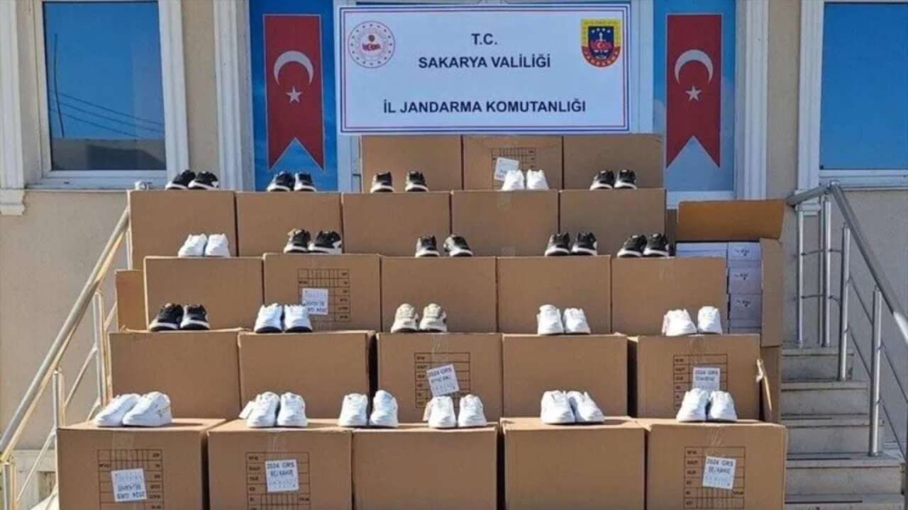 Sakarya'da 10,6 milyon liralık taklit ürün ele geçirildi