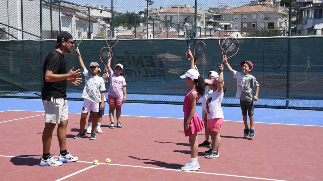 Kuşadası Belediyesi ücretsiz yaz spor okullarını açtı