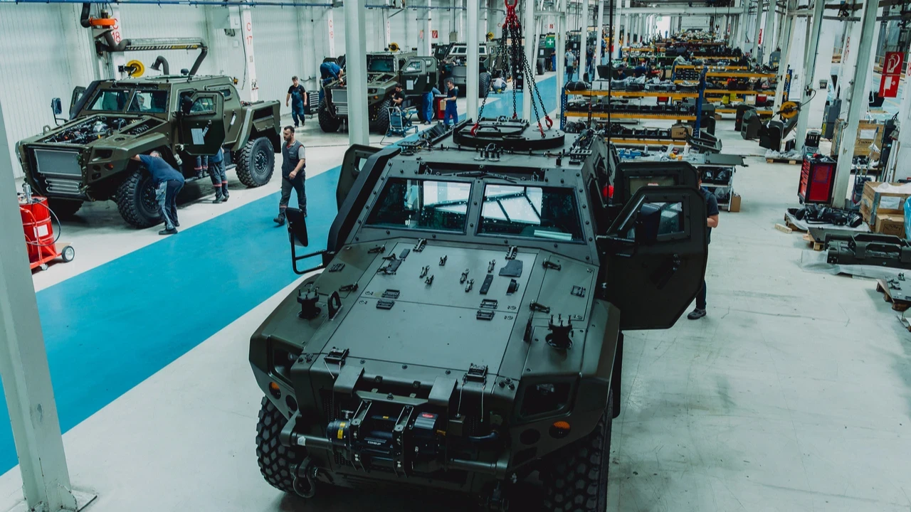 Otokar'ın dev ihracatında yeni perde! Romanya ordusuna ilk COBRA II teslimatı yapıldı