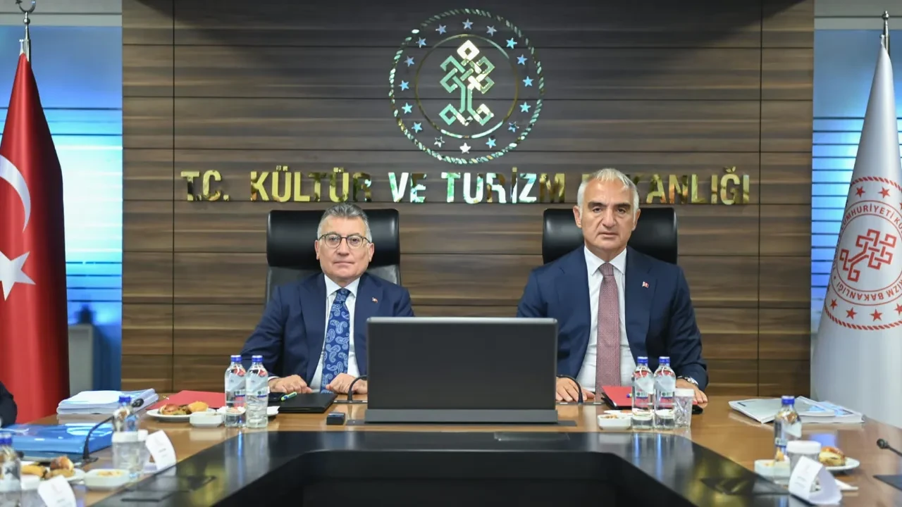 Bakan Ersoy Sivas heyetini kabul etti! Kültür, gastronomi ve yatırım başlıkları masaya yatırıldı