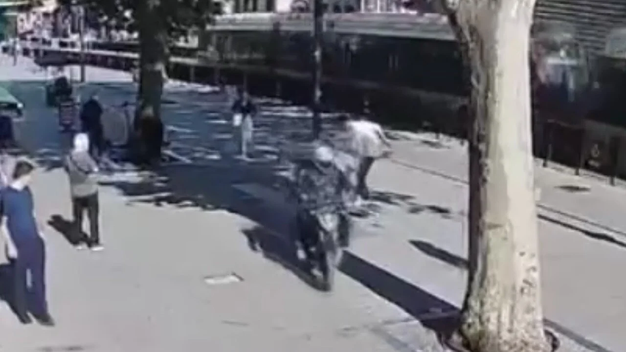 Motosikletli kapkaççılar drondan kacamadı yakayı ele verdi