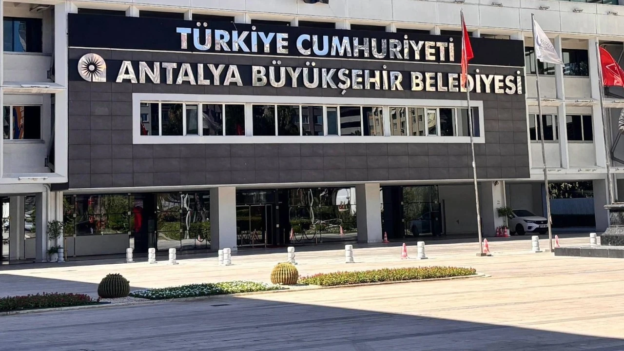 Muhittin Böcek'in berberi tutuklandı