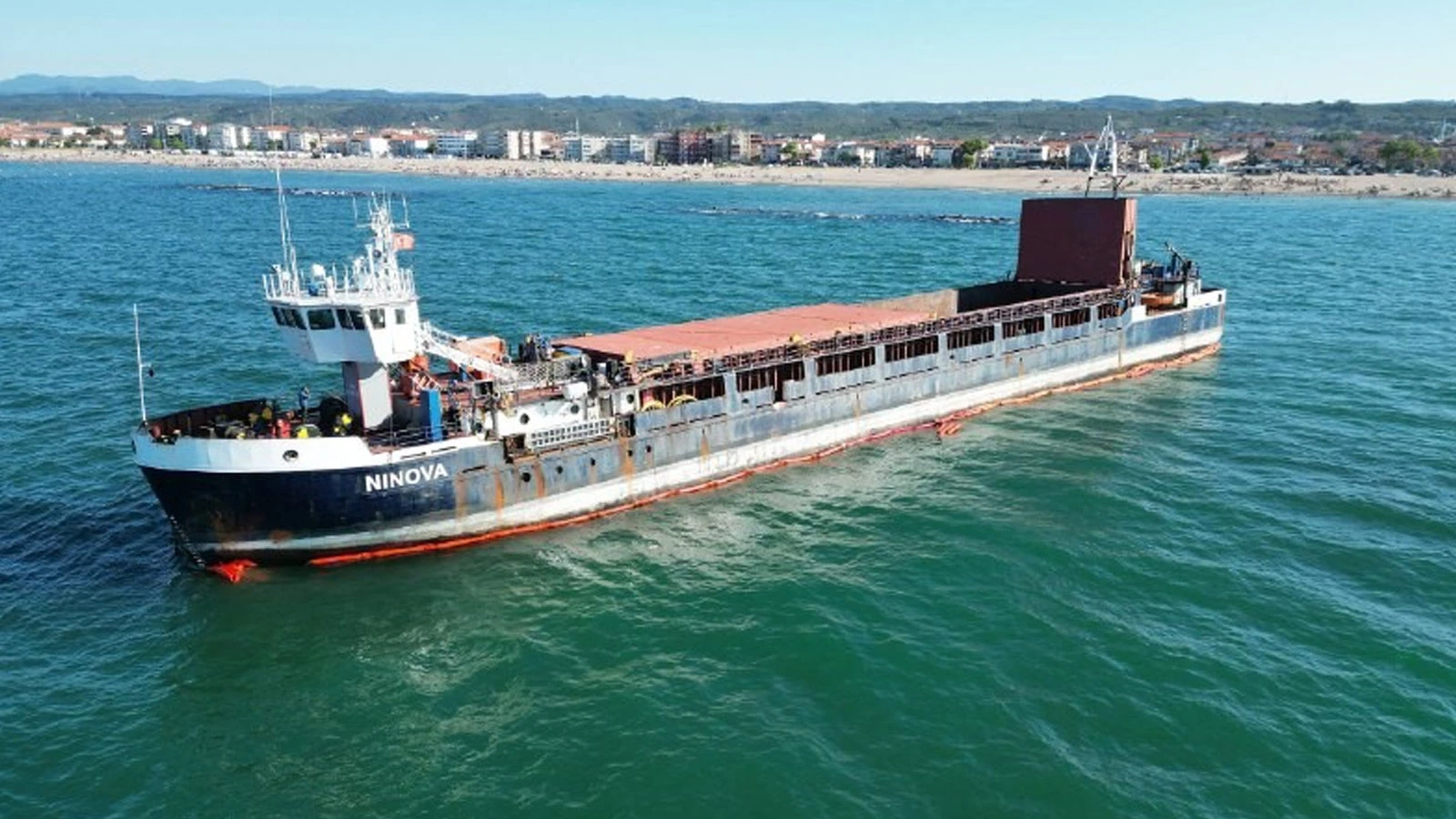 Karasu'da karaya oturan Ninova gemisi 71 gün sonra kurtarıldı