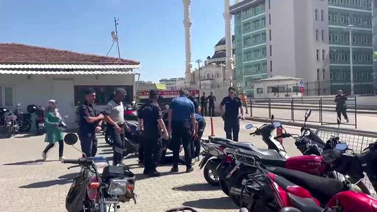 Adliye önünde silahlı saldırı: 2 yaralı
