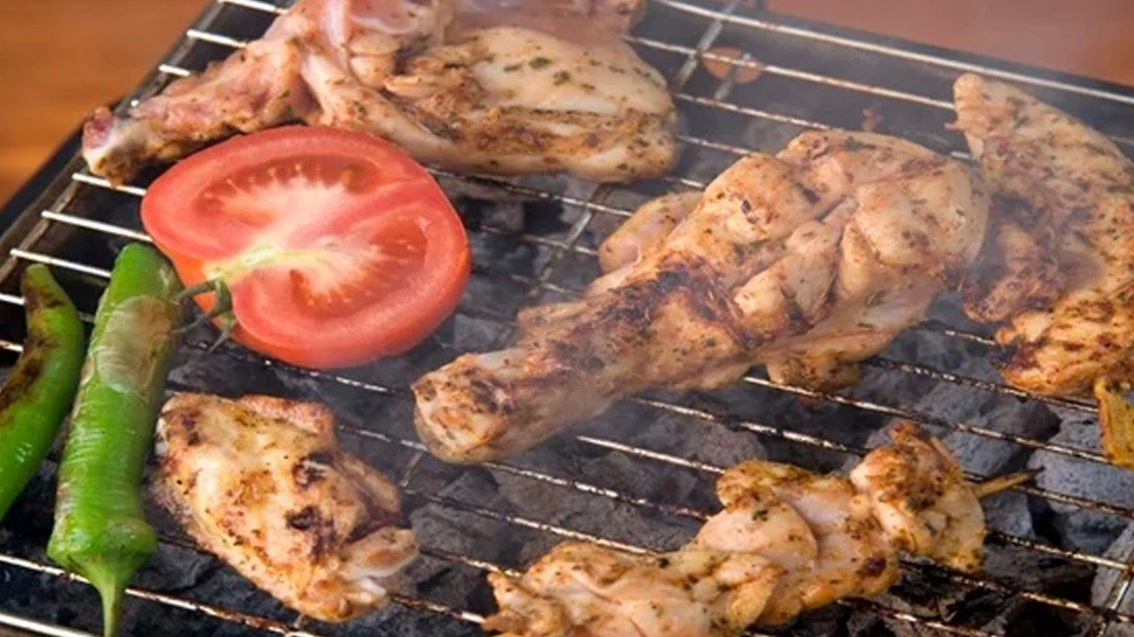 Mangal keyfine fırsatçı gölgesi! Beyaz ette etiket oyunu: Fiyatlar ikiye katlandı