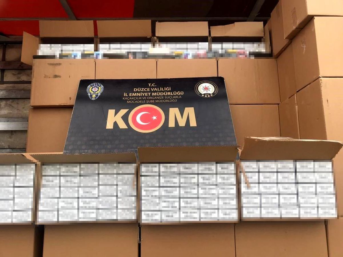 Düzce'de binlerce kaçak ürün ele geçirildi