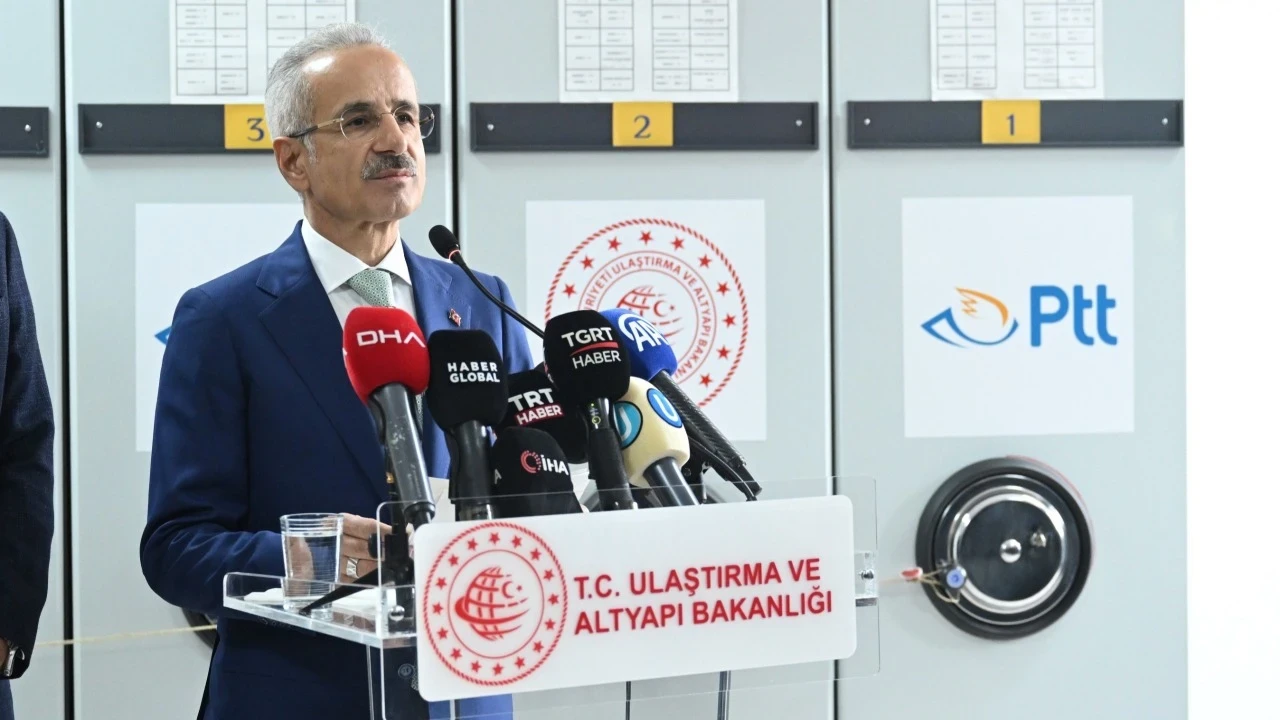 Bakan Uraloğlu duyurdu! 2026 NATO Zirvesi anısına özel pul ve ilk gün zarfı tedavülde
