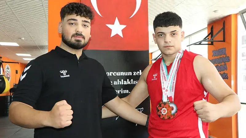Kuzeninden görüp başladığı dövüş sporlarında dereceler yapan Taha, Dünya Şampiyonası’na hazırlanıyor