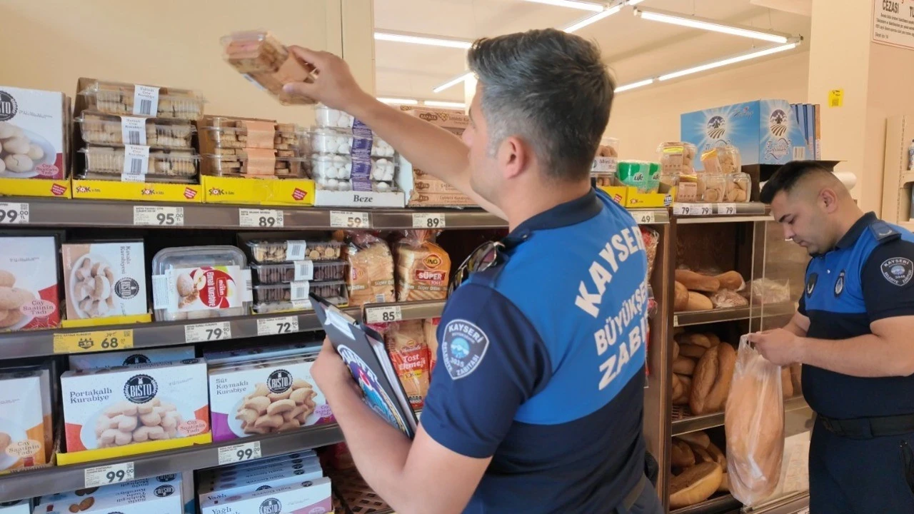 Kayseri zabıtasından zincir marketlere denetim