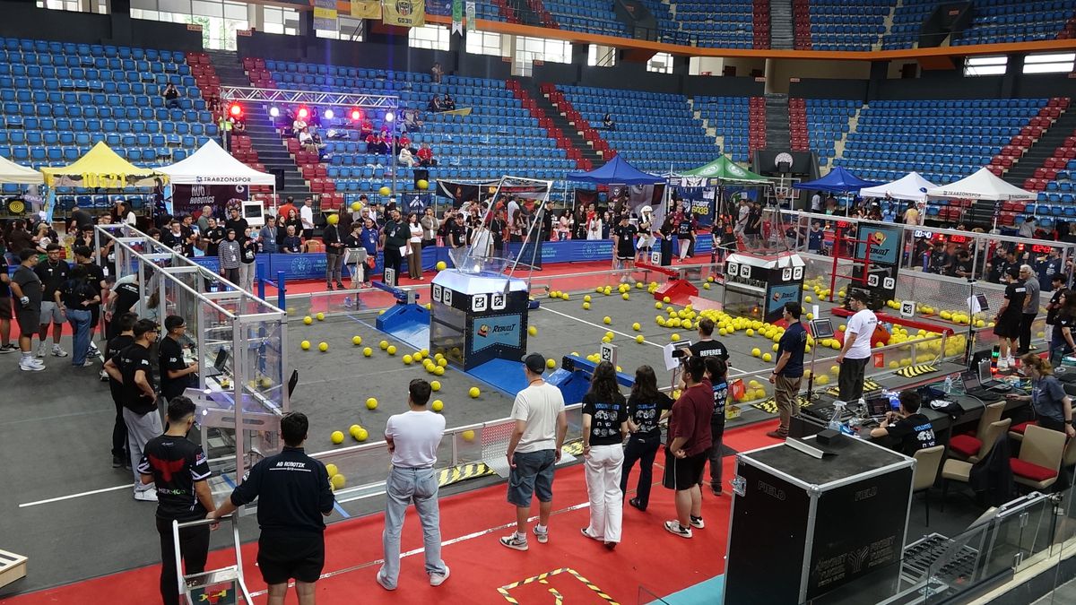 Lise öğrencilerinin 'uluslararası robotik yarışma' heyecanı