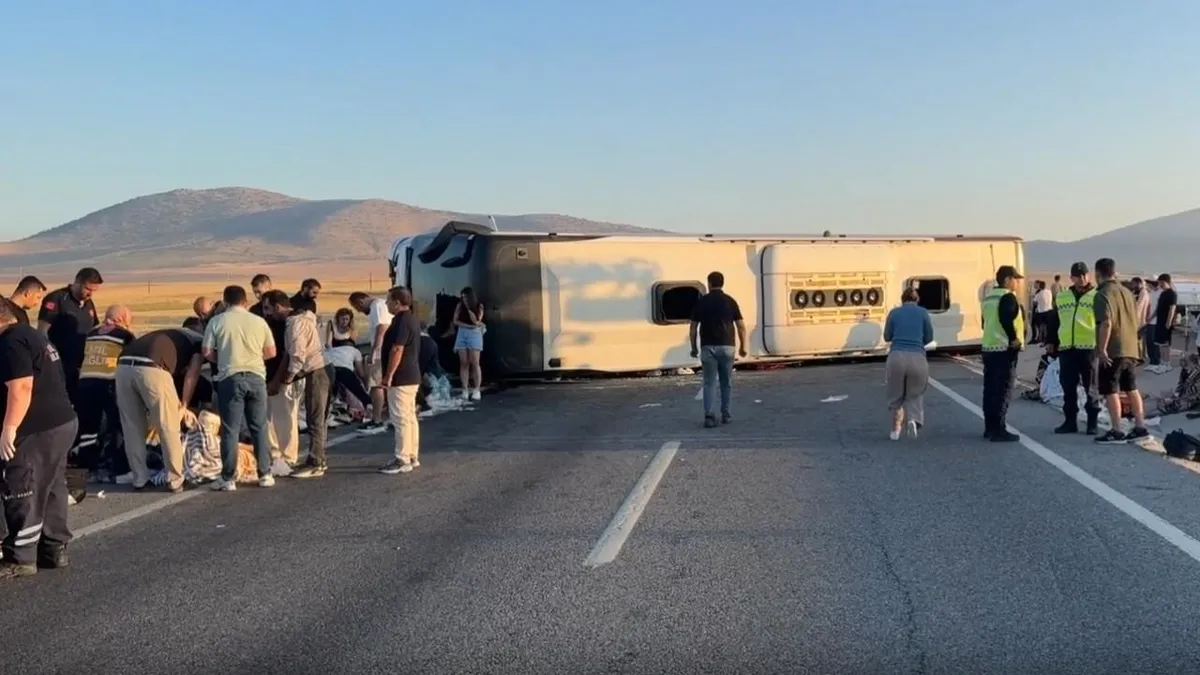 Kütahya'daki otobüs kazasında 31 kişi yaralandı