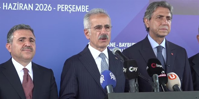 Bakan Uraloğlu: Türkiye uçuş trafiğinde tarihi rekoru kırdı