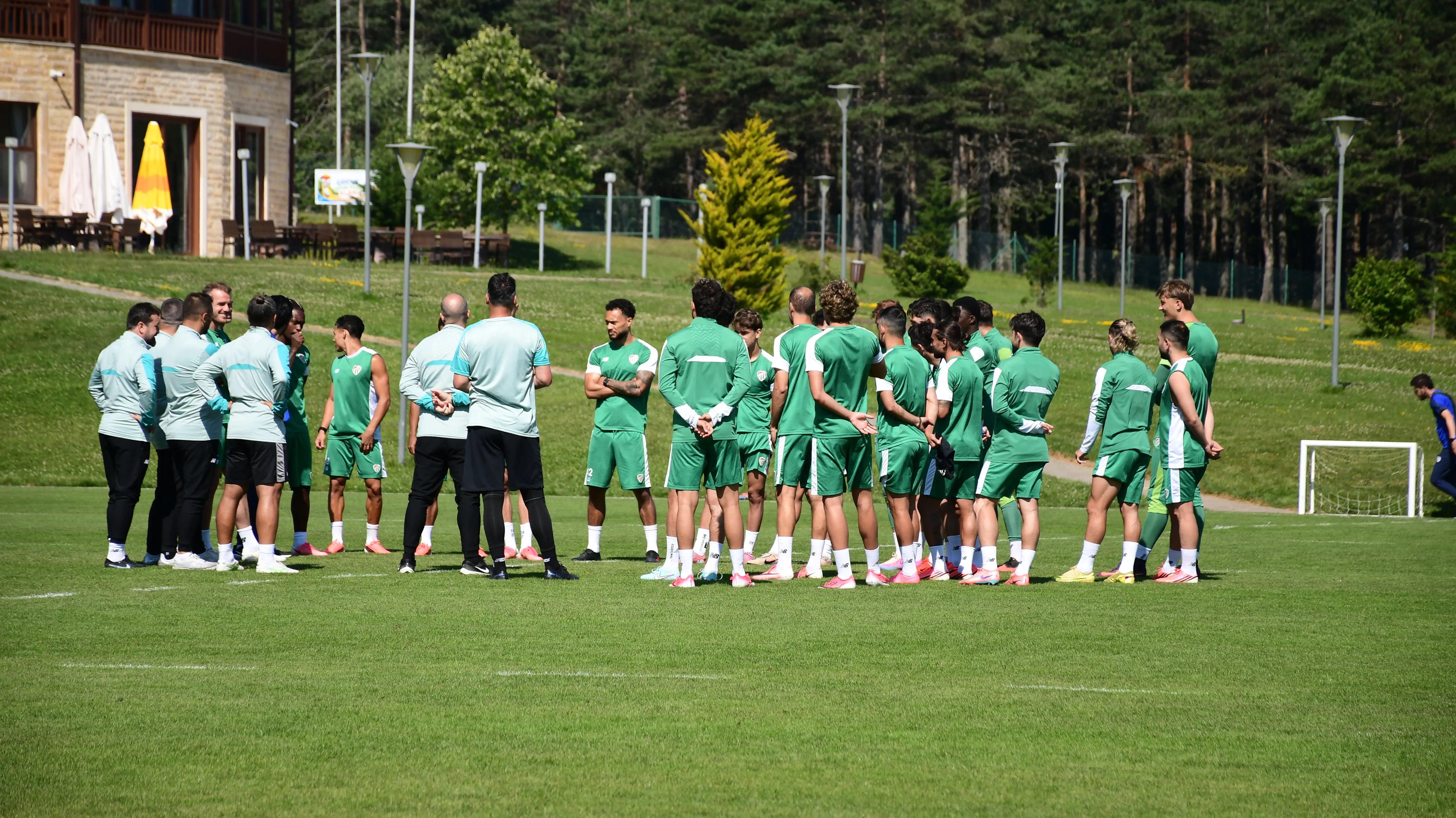 Bursaspor, Düzce'de yeni sezon mesaisinde