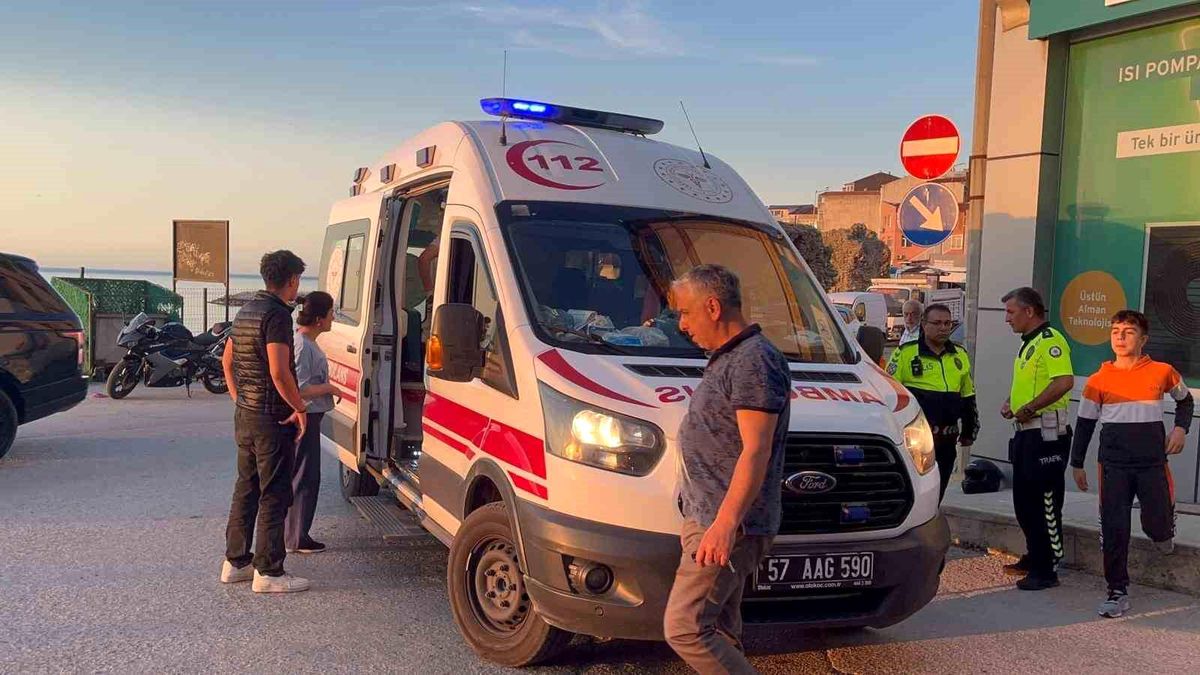 Sinop'ta kontrolden çıkan motosiklet devrildi: 1 yaralı