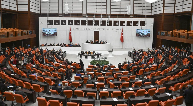 Meclis'te bu hafta gündem yoğun: Üniversitelere af geliyor! 18 yaş altı suçlarda cezalar artıyor