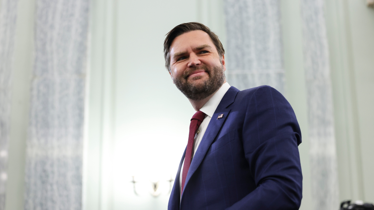 Beyaz Saray'da haleflik: Başkanlık kapıları yavaş yavaş üzerine kapanan isim JD Vance