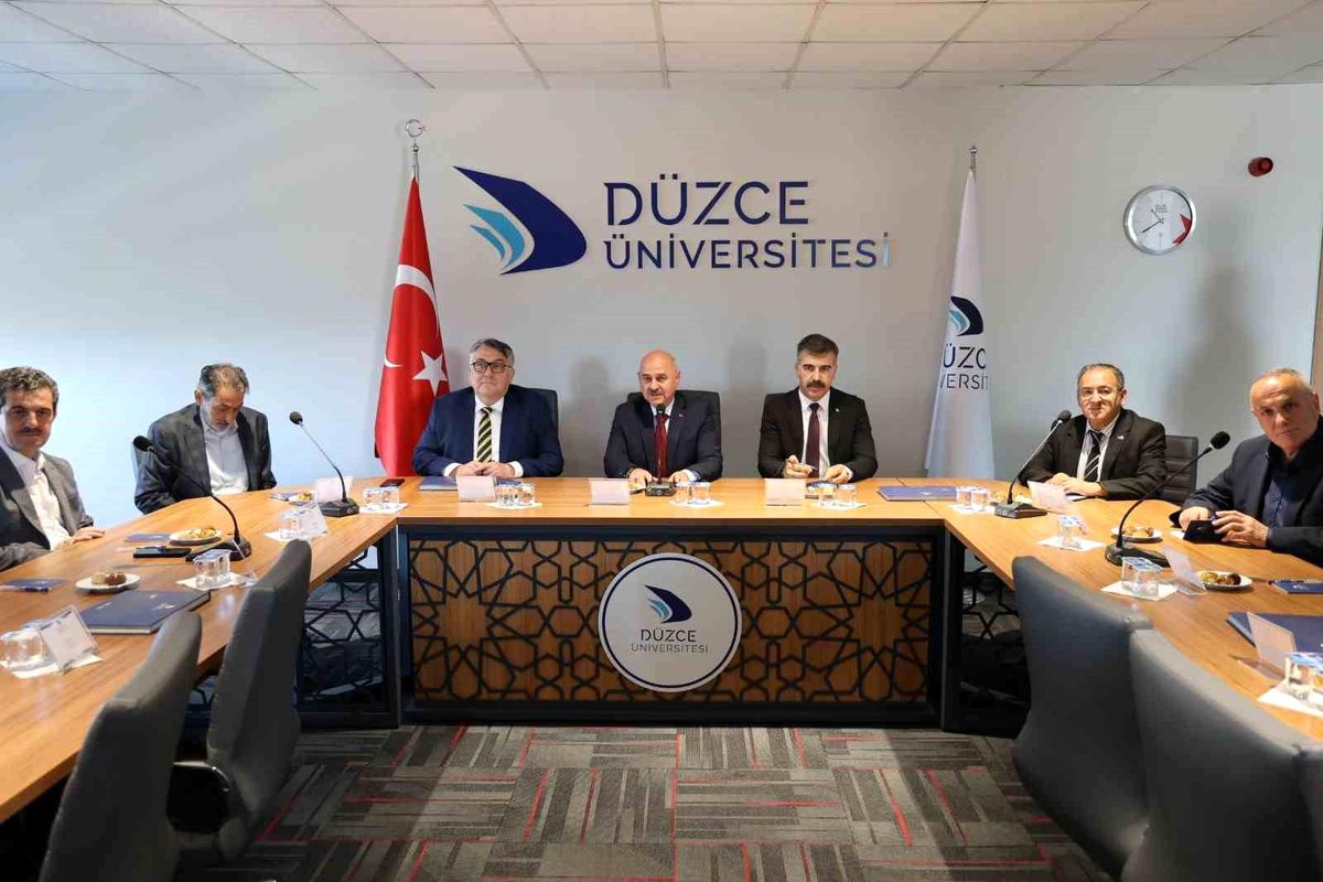 Düzce Üniversitesi danışma kurulu ilk toplantısını gerçekleştirdi