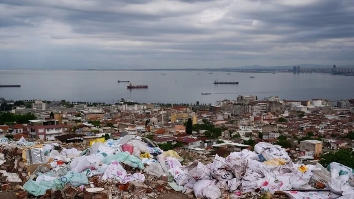 CHP'li başkanlar kavgada İzmir çöpte | Büyük İskender mirası Kadifekale'de salgın riski