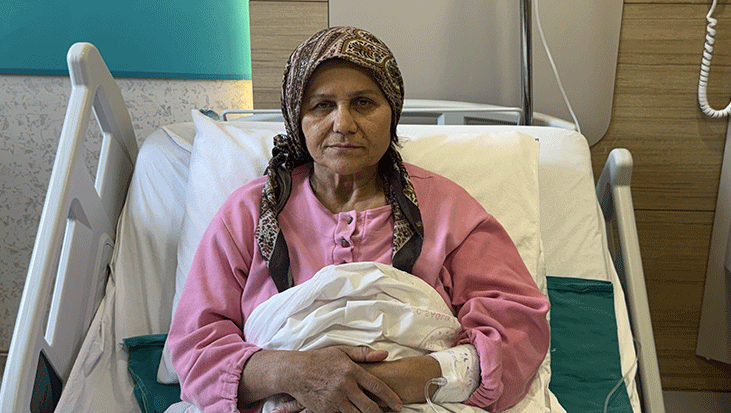 Menisküs ameliyatından korktu, bacağına sardığı ot hayatını kabusa çevirdi! Bacaklarını yaktı