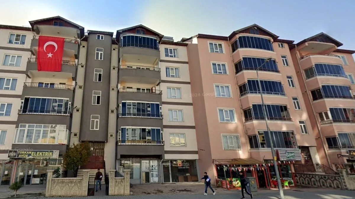Depremde 4 kişiye mezar olan binanın davasında karar!