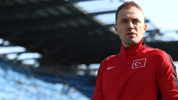 A Milli Takım'da Mert Günok'tan Uğurcan Çakır yanıtı! 'Oynamayı hak eden bir kaleci'