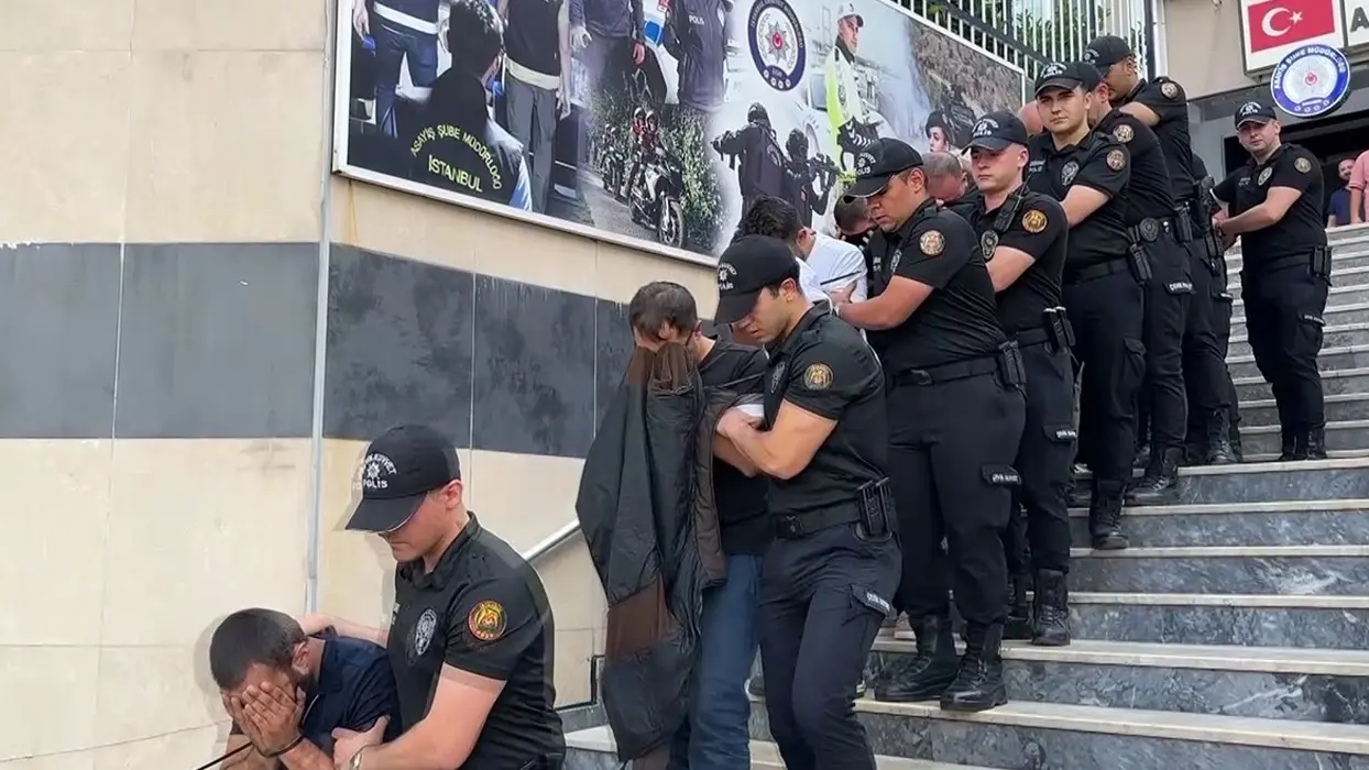 Yediemin çetesinden 1.5 milyar liralık vurgun! Araçları parçalayıp sattılar