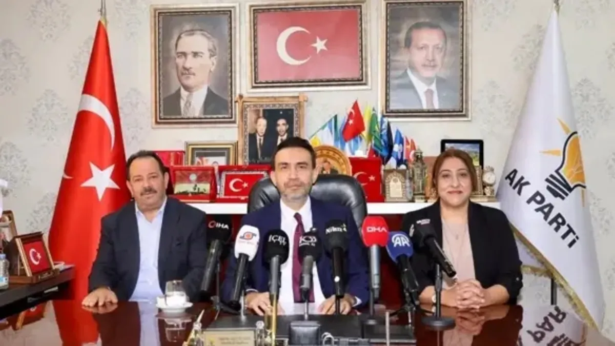 AK Parti Mersin’de üye ziyaretlerini sürdürüyor