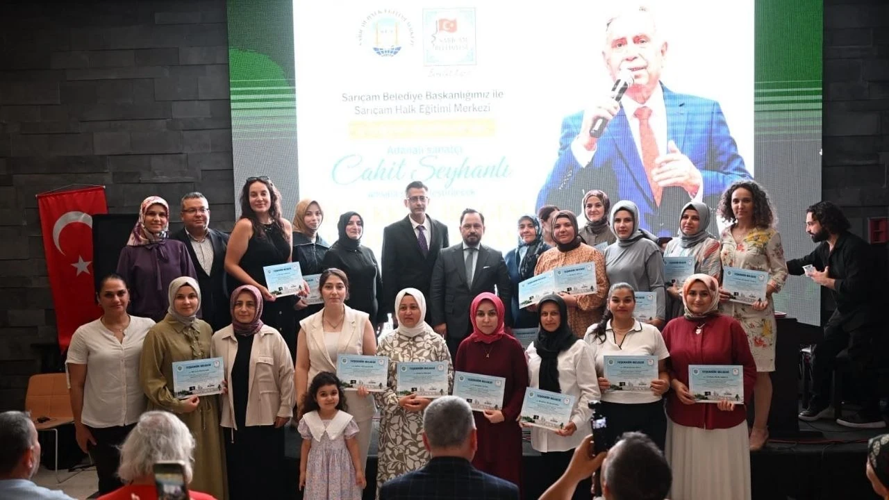 Ferdi Tayfur Sanat Merkezi'nde büyük gurur! Sanatla ilham olanlar sertifikalarını aldı