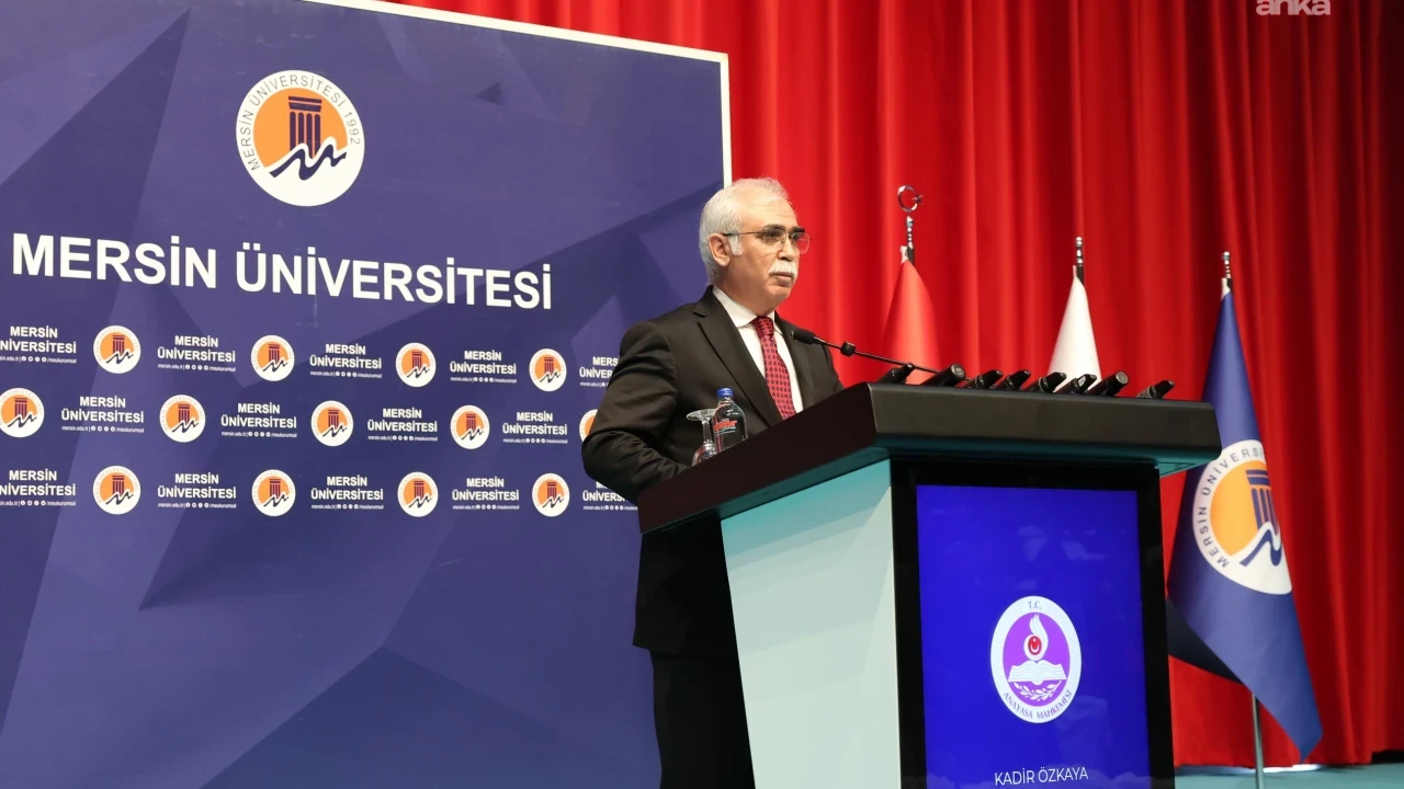 AYM Başkanı Kadir Özkaya'dan öğrencilere: "Ne olursa olsun asla adaletten ayrılmayın"