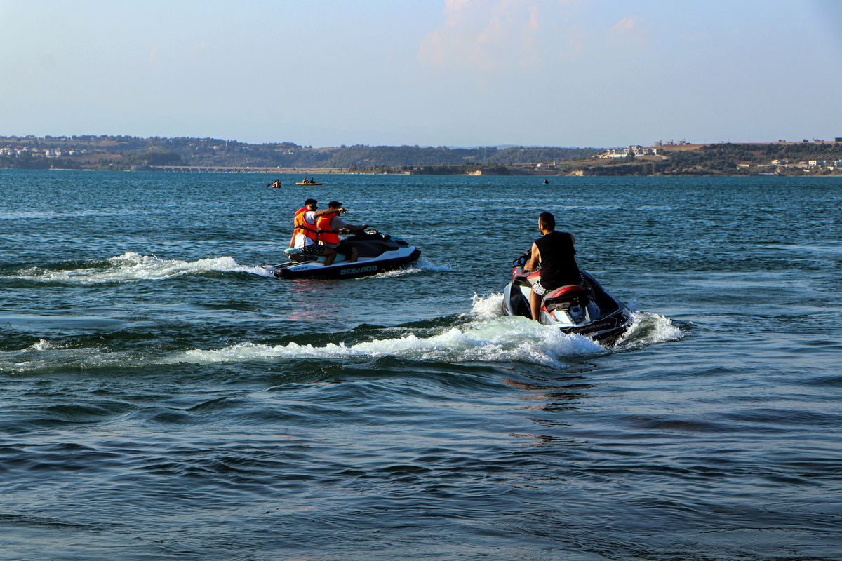 Denizden sonra gölde de jet ski tutkusu