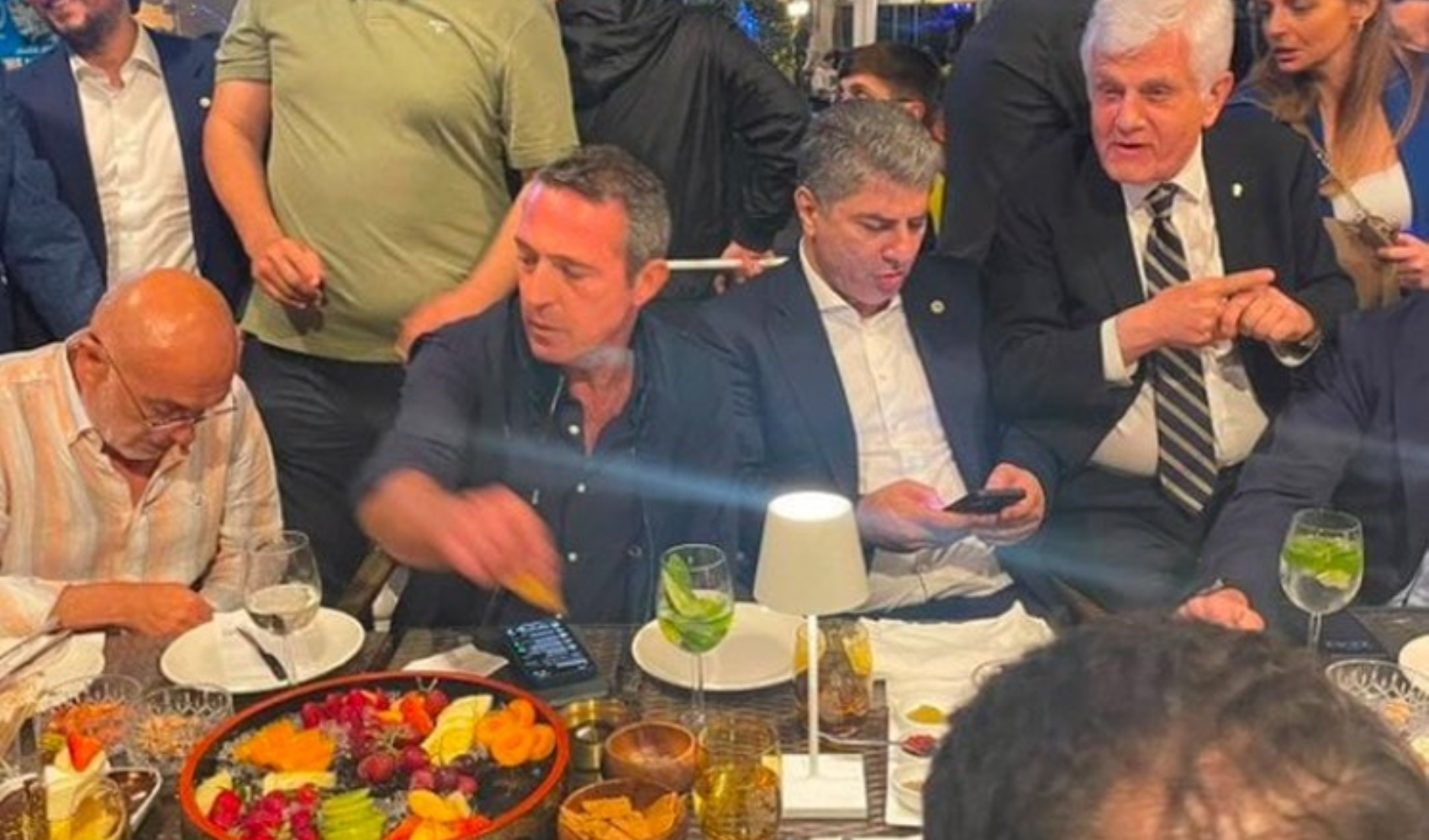 Fenerbahçe'de seçim öncesi Ali Koç-Hakan Safi zirvesi
