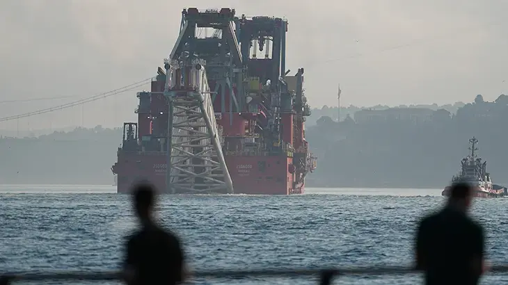 JSD6000 İstanbul Boğazı'nda! Dikkat çeken görüntü