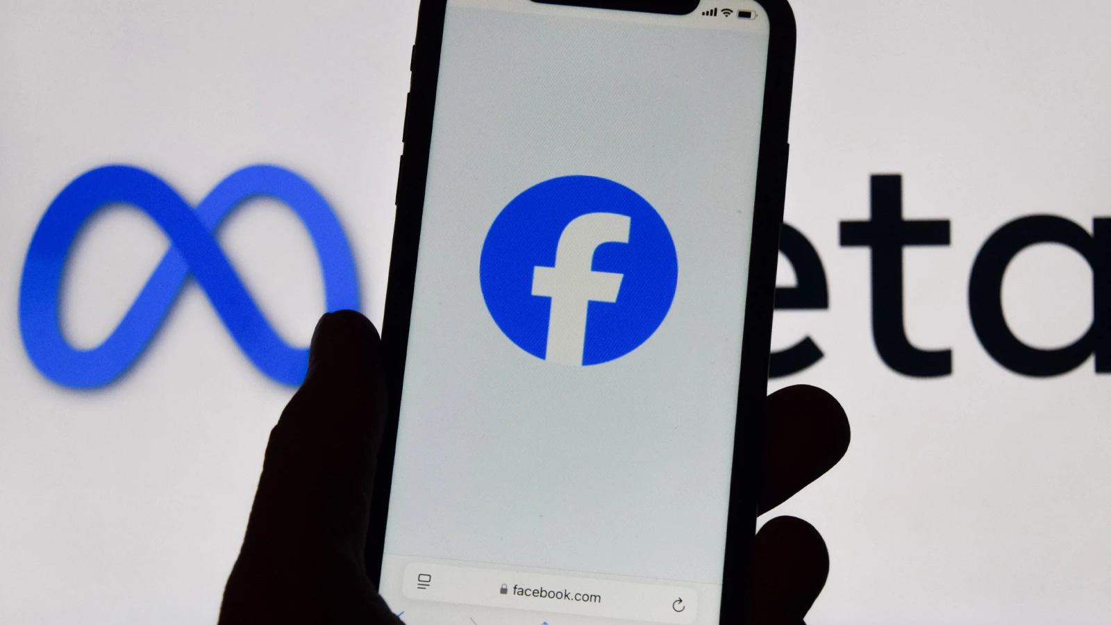 Meta'dan büyük değişim! Facebook artık TikTok'a benzeyecek