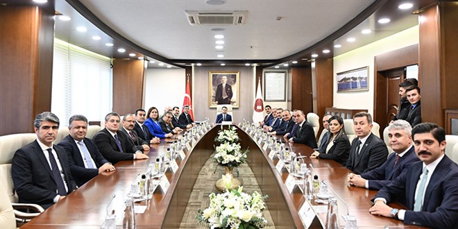 Ankara'da 14 başsavcı vekili görevden alındı