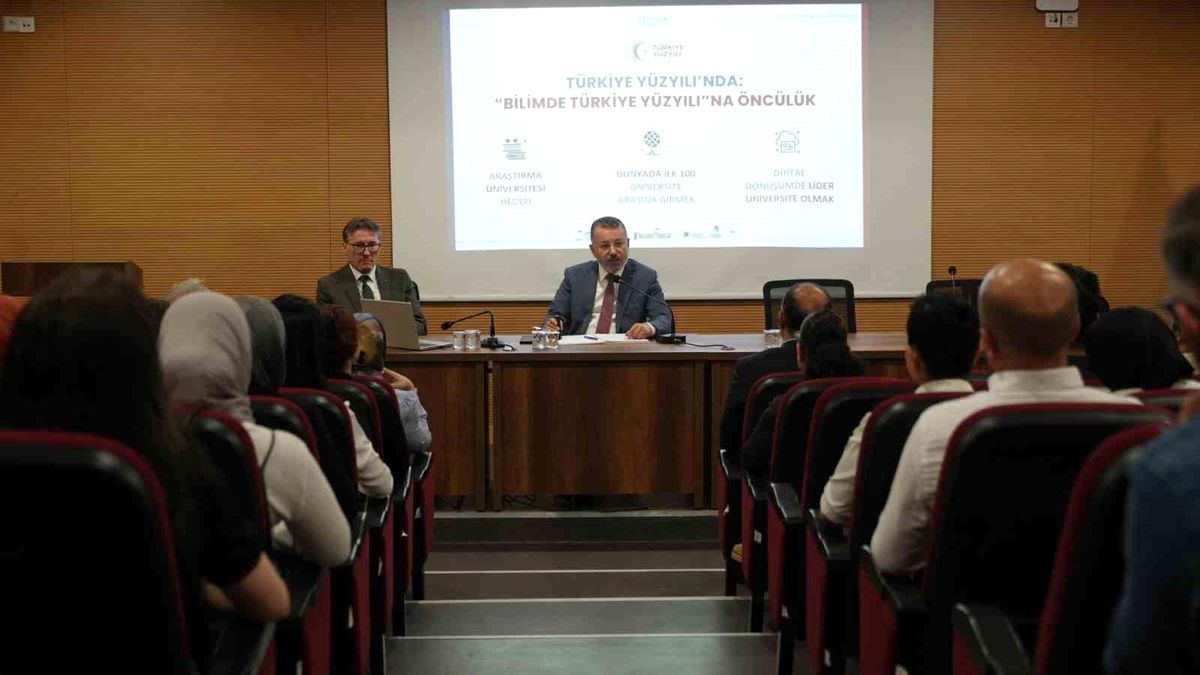 Rektör Kırışık'tan üniversitenin gelecek vizyonuna ilişkin değerlendirmeler