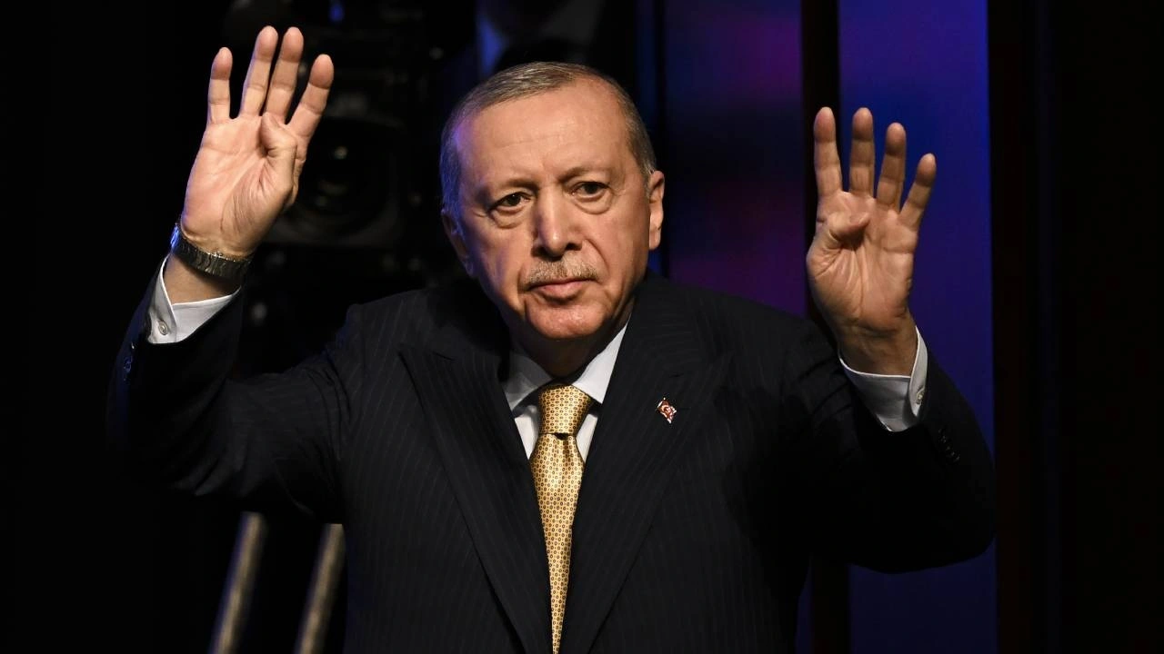 Erdoğan’ın 38 vekil hesabını açık açık yazdı! İktidar medyasından erken seçim kulis