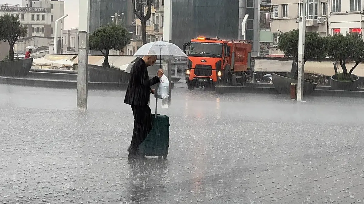 SON DAKİKA | İstanbul'da yağmur başladı! Valilik ve AKOM uyarmıştı