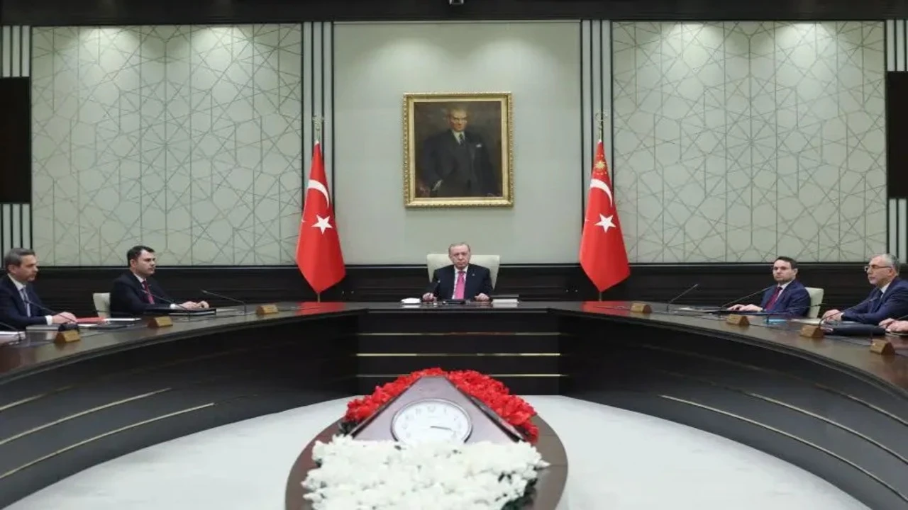 Kabine Toplantısı Cumhurbaşkanı Erdoğan liderliğinde başladı: Ana gündem maddesi "NATO Liderler Zirvesi"