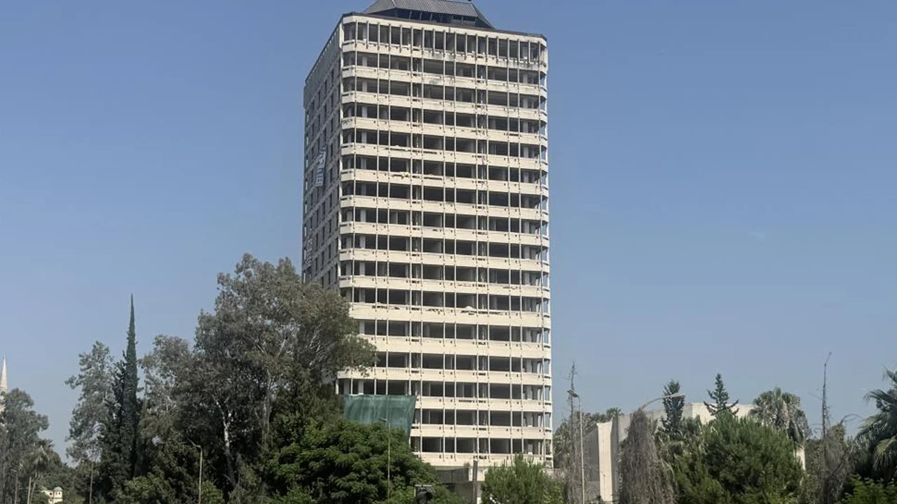 Adana’da bir devir kapanıyor: Çukobirlik’in 16 katlı dev binası yarın 2 bin 700 dinamitle yıkılacak