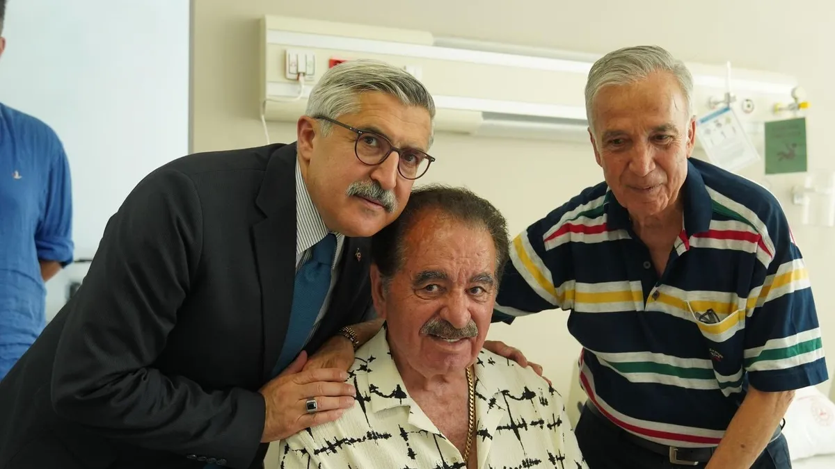 Başkan Erdoğan'ın selamı iletildi: AK Partili Yayman'dan İbrahim Tatlıses'e hastane ziyareti