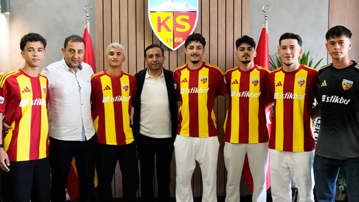 Kayserispor'dan 6 futbolcuya profesyonel imza!