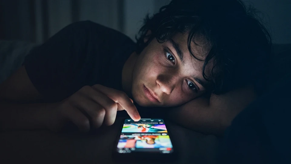 Instagram'da Sonsuz Kaydırma ve Otomatik Oynatma Dönemi Bitiyor mu? AB'den Meta'ya Sert Uyarı!