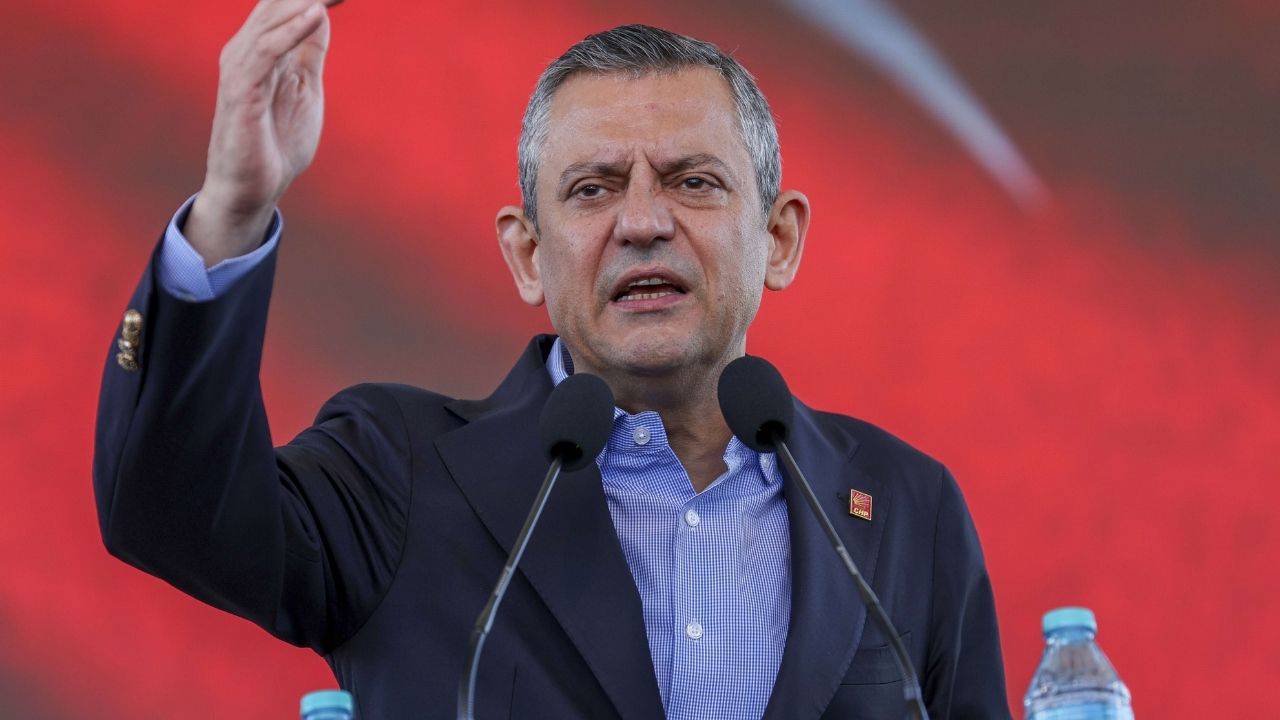 Özgür Özel'den yerel seçim mesajı: "Erdoğan'ın kazandığı oyun planlarını arkamızda bırakıp önümüze bakıyoruz"