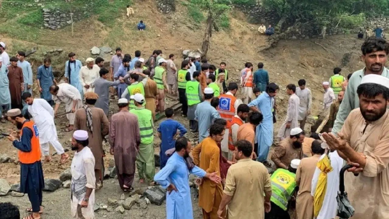 Pakistan’da şiddetli yağış can aldı: Çok sayıda ölü ve yaralı var