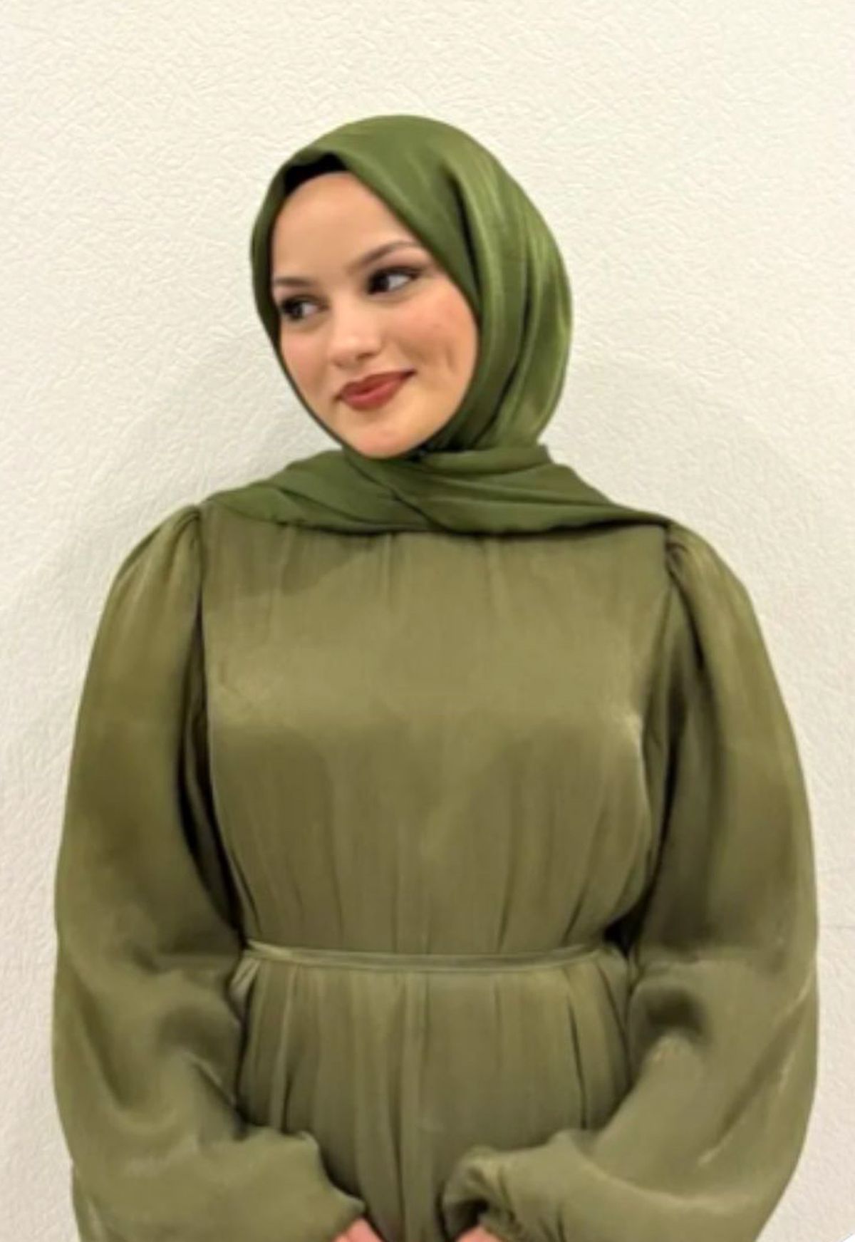 Park halindeki araçta ölü bulundular