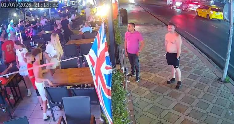 Marmaris'te ortalık karıştı: Erkek turist eşini darp etti